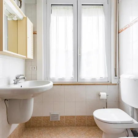 Tiny House La Grola アパート